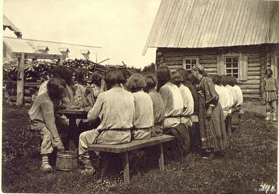 Как назывались крестьяне деревень. Российская империя 19 век крестьяне. вятка крестьяне 19 века. крестьяне 19 века в россии. крестьяне 20 века в россии.