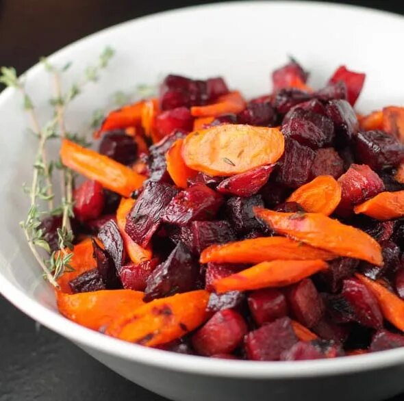 Печеная свекла. Свекла и морковь в духовке. Свекла в духовке. Свекла и морковь в духовке. Тыква батат.