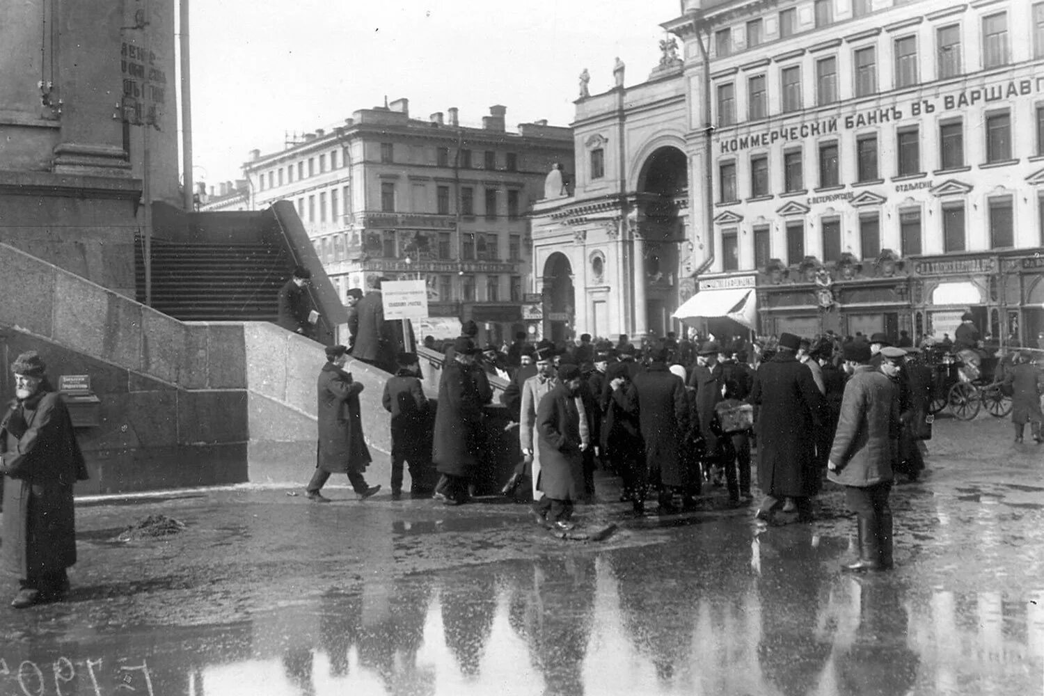 Петербург 1913 года. Дворцовая площадь зимний дворец. Санкт-петербург николаевский мост 19 века. Петербург 1913 год. Петербург 1913 год.