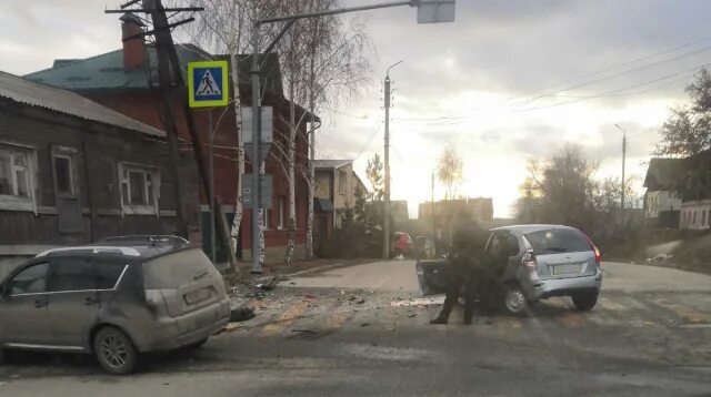 Ктв происшествия. Волжский перекресток Сызрань. ДТП Сызрань перекресток ТЦ Монгора 2022. ДТП Декабристов в Сызрани10.01.2020.