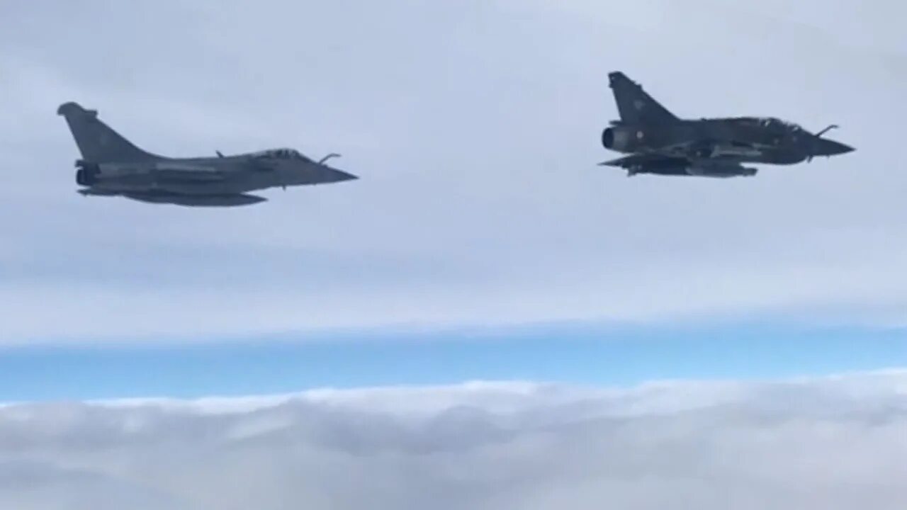 над анапой летают истребители