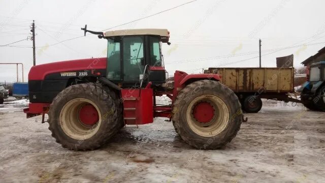 Купить трактор новгород. Buhler versatile 2335. Трактор Бюллер versatile 2335 блок предохранителей. Какие запчасти нужны для трактора Buhler versatile 2335?. Трактор Бюллер versatile 2335 блок предохранителей за запуск.