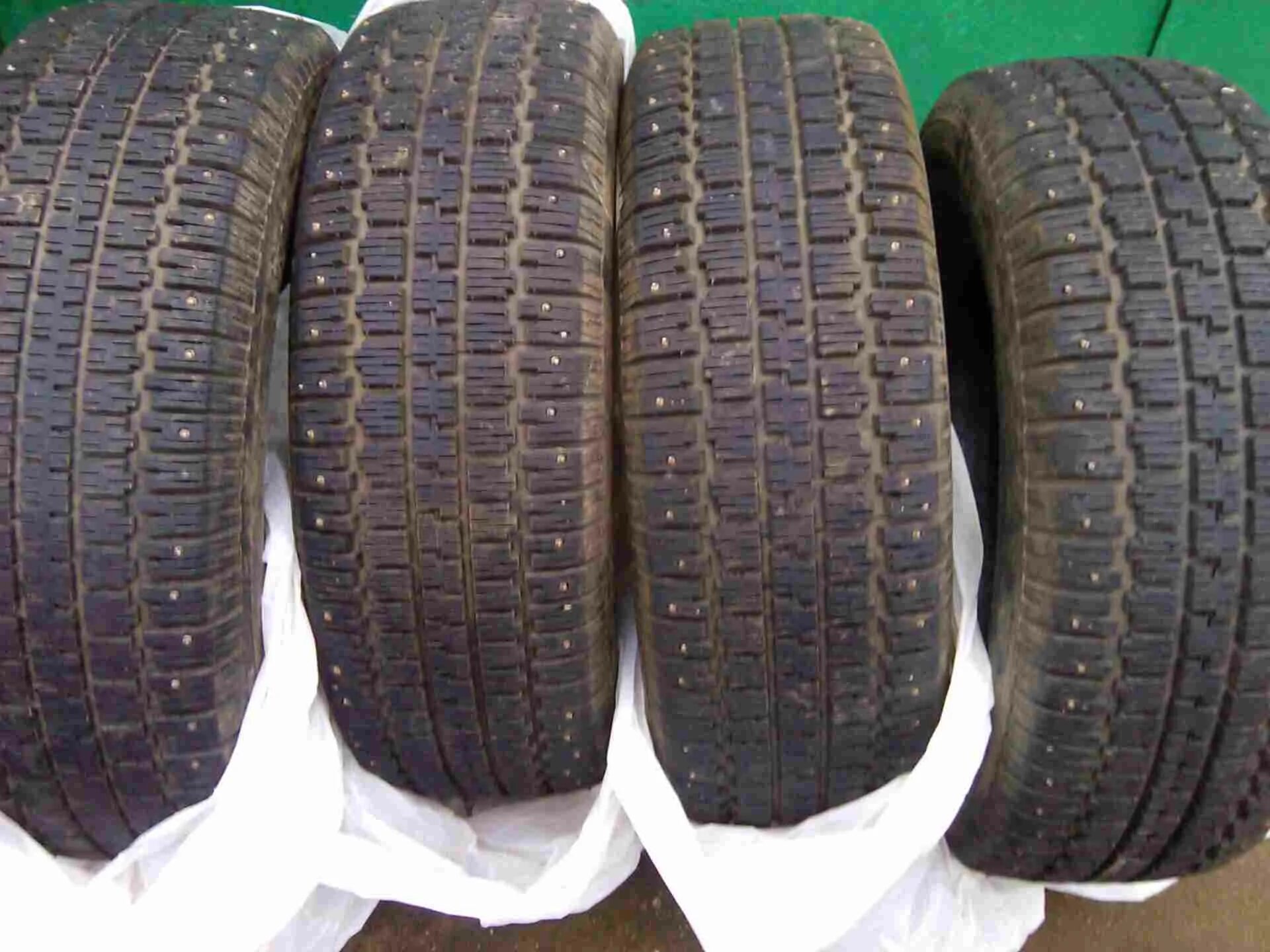 225 70 15 купить. BFGOODRICH 205 70 r15 зима. Winter Slalom 225 75 15. Гудрич Винтер слалом. 235/70r16 зима шипы.