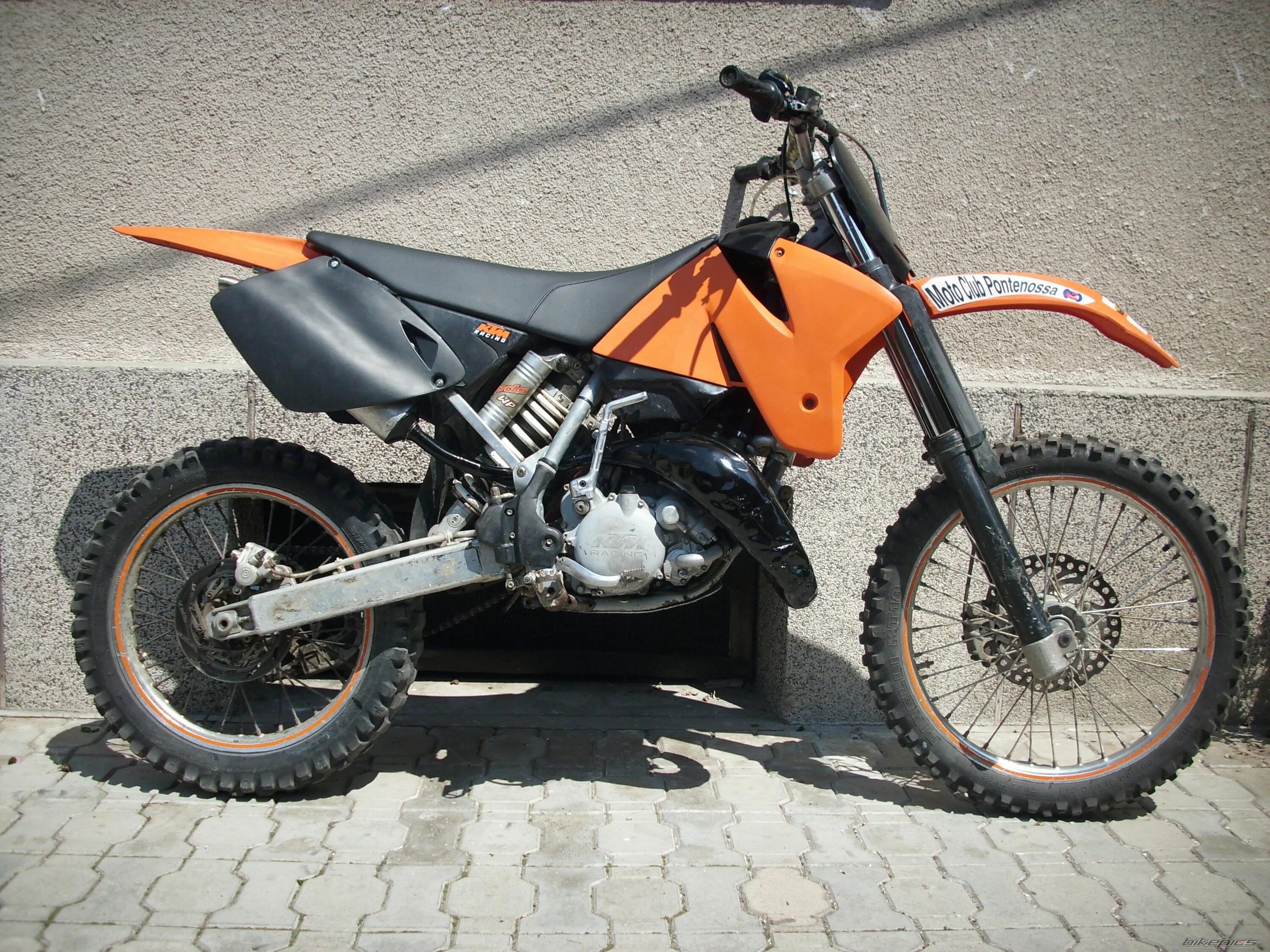 Ктм 520 кубо. Ктм 125 ехс. Ктм 2000. Мотоциклы ktm 520 exc 2000. Ктм 125 2001.