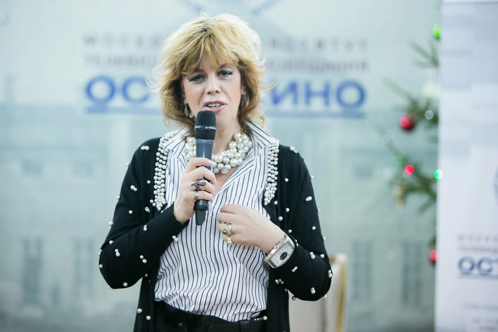 Где казарновская сейчас живет и чем занимается. Казарновская. любовь казарновская. казарновская любовь юрьевна. любовь казарновская 2025.