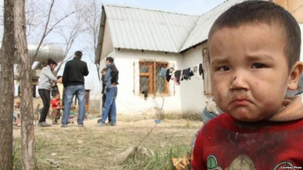 казахстан бедные деревни. казахстан нищета. самый бедный дом. бедность в казахстане. нищие казахи.