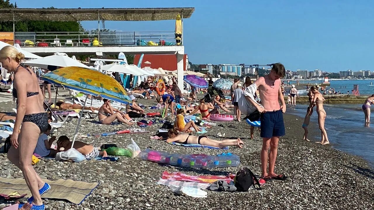 Температура воды в адлере в июне. Море в Адлере сейчас. Черное море Сочи. Море в Адлере сейчас 2022. Черное море 2022.