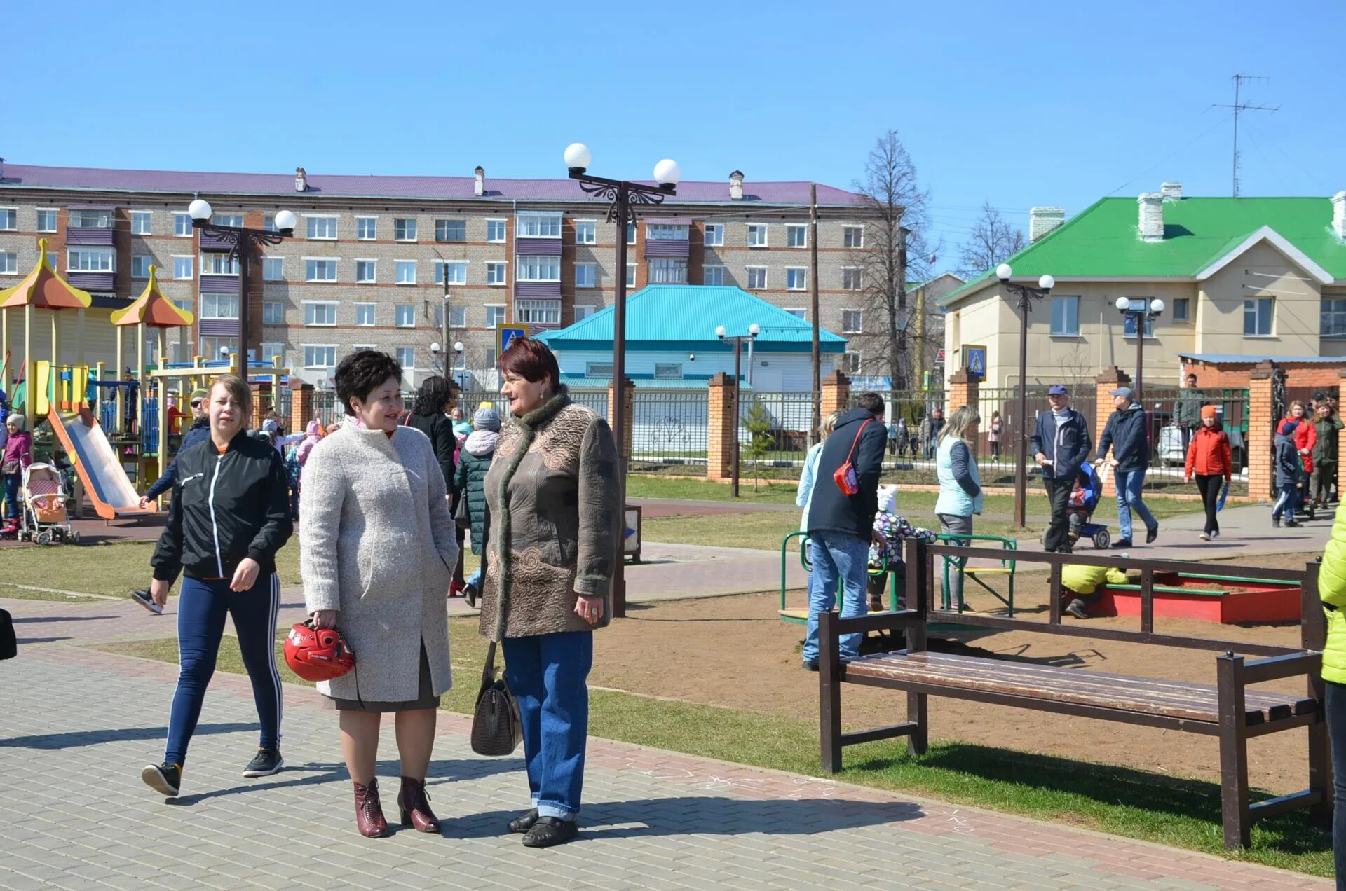 Достопримечательности яшьлек альметьевск. Достопримечательности яшьлек альметьевск. Яшьлек. Сквер яшьлек альметьевск. Сквер яшьлек альметьевск.
