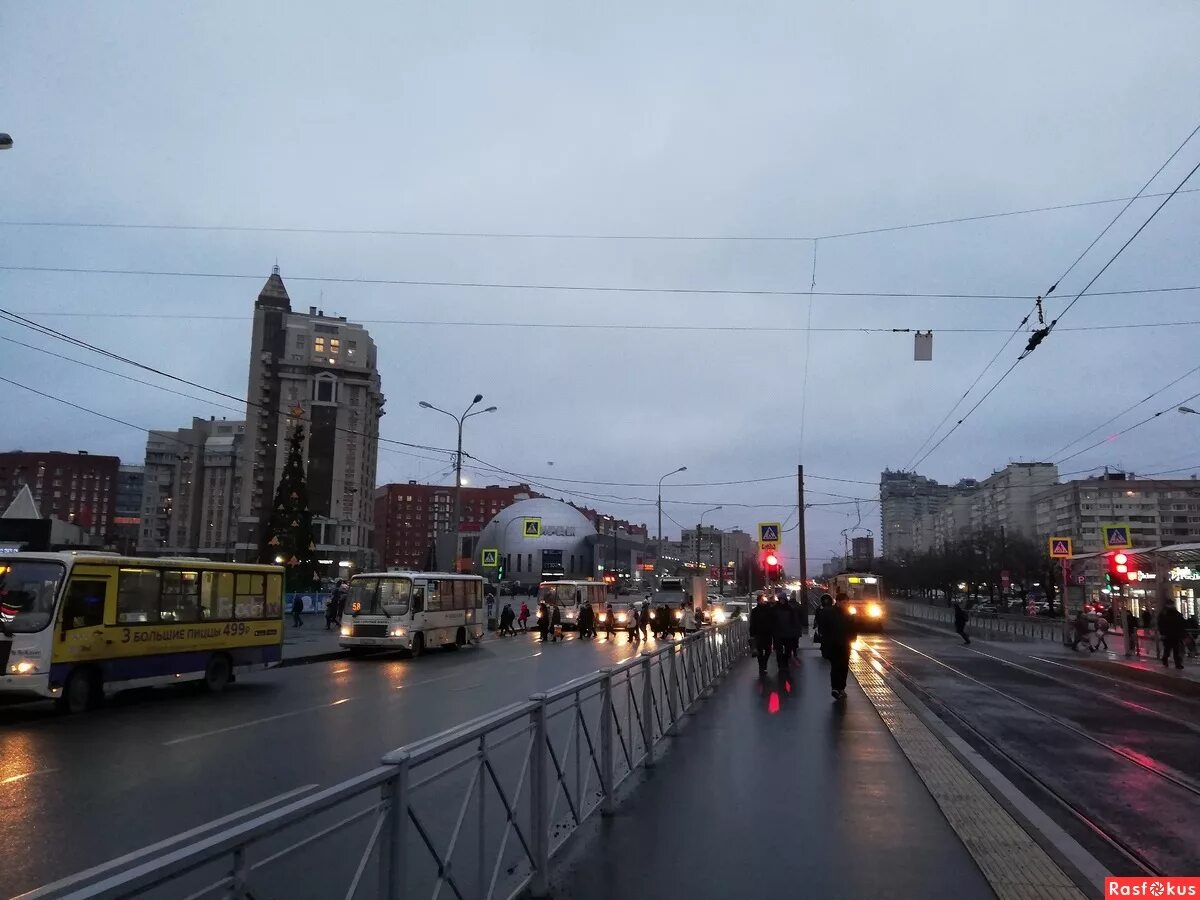 Проспект энгельса метро. Озерки Санкт-Петербург. Метро Озерки Санкт-Петербург. Проспект Озерки Санкт-Петербург. Озерки метро СПБ.