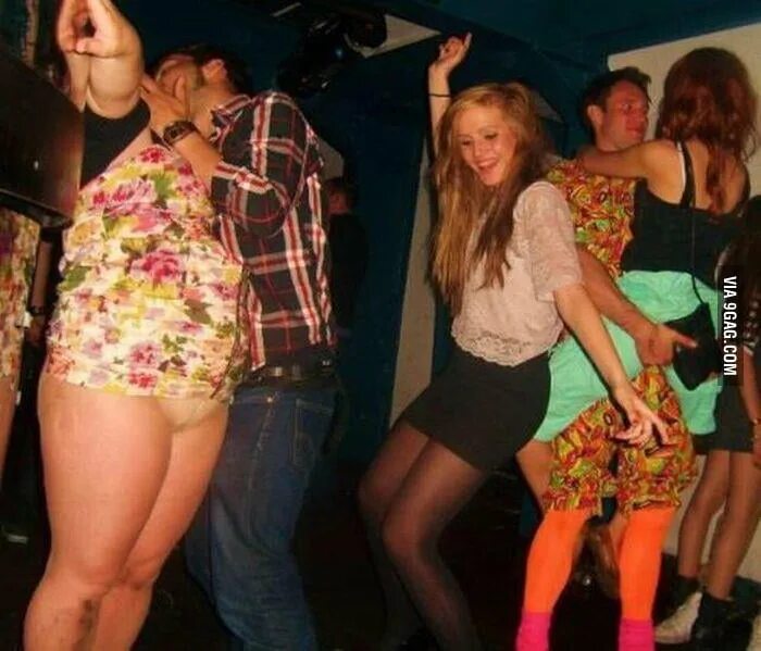 Девки после корпоратива. Девушки на корпоративе. Пьяные женщины на корпоративах. Девки после корпоратива. Девки после корпоратива.