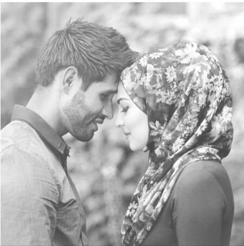 Мусульманские про любовь. Мусульманская любовь. Мужчина и женщина в Исламе. Девушка в платке с парнем. Парень мусульманин любовь.