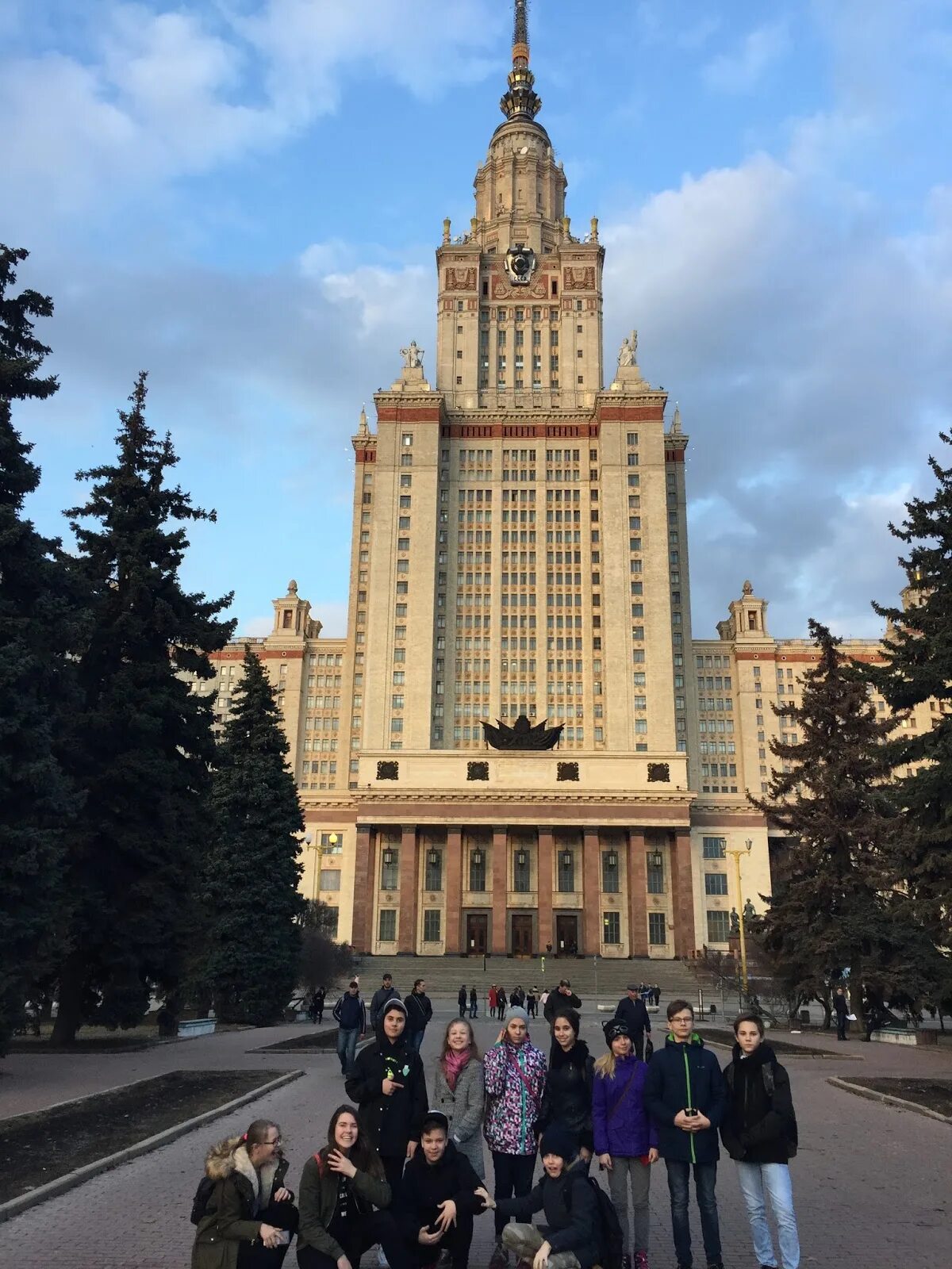 Мгу тел. МГУ Ломоносова. Университет Ломоносова в Москве. Университет Ломоносова МГУ строительный объект. МГУ имени Ломоносова 2024.