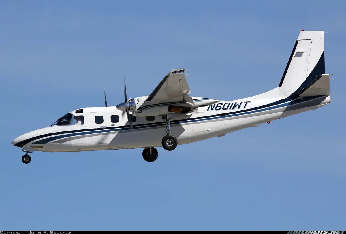 Turbo commander. Gulfstream american 690. rockwell 695 jetprop commander. gulfstream american 690c. aero commander turboprop.