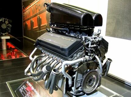 McLaren F1 Engine S702 by BMW.