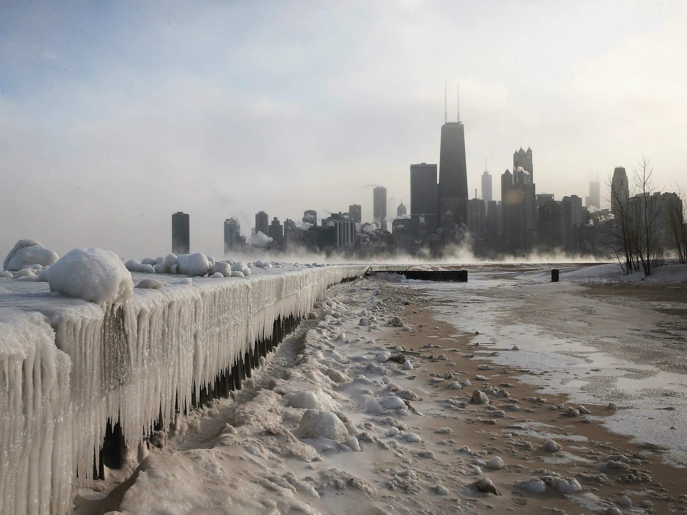 Америка зимнее время. Чикаго климат город. Чикаго Иллинойс зима. Горки на озере Мичиган. Штат Мичиган зима.