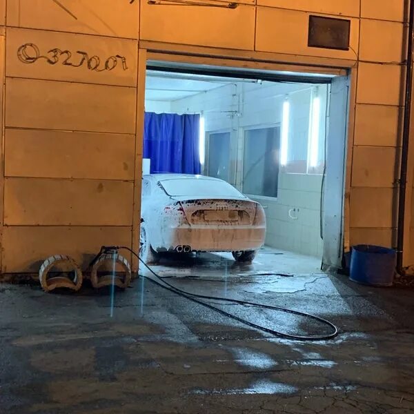 Мойка luxe. Люкс автомойки. люксовые автомойки. мойка автолюкс. автомойщики люкс.