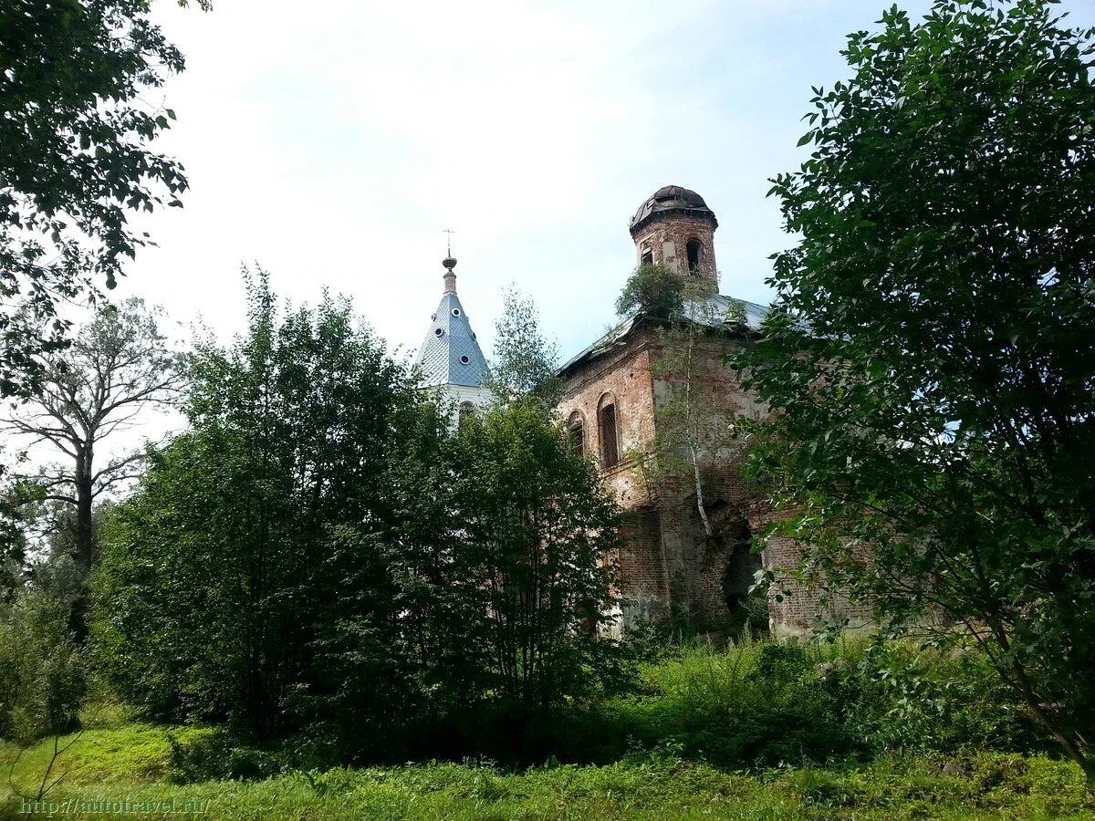 Погода в любиме ярославской на 10 дней. Церковь Любиме Ярославской области. Замок в Любиме Ярославской. Летние фото города любима Ярославской области.