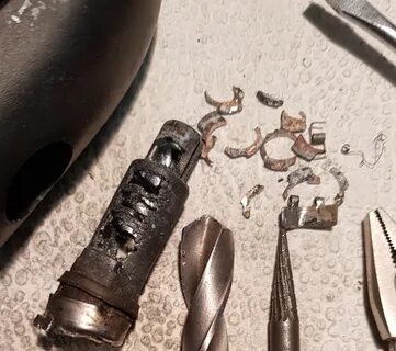 Как высверлить дверную личинку