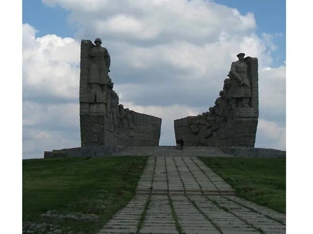 Поселок самбек. Мемориал славы самбекские высоты. самбекские горы таганрог. мемориал самбекские высоты таганрог. самбек музей.