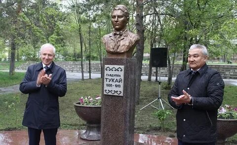 Памятник татарскому поэту