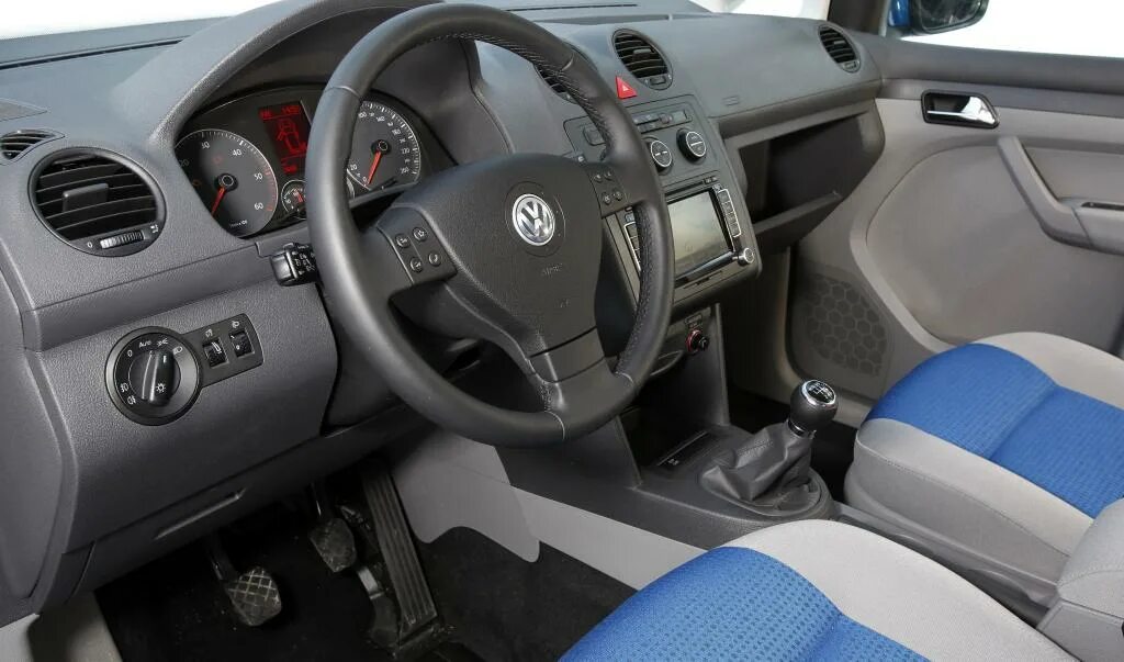 Volkswagen caddy 2008 салон. Салон кадди. Салон volkswagen caddy 2kb. Volkswagen caddy 2013 торпеда. Фольксваген кадди 2007 салон.