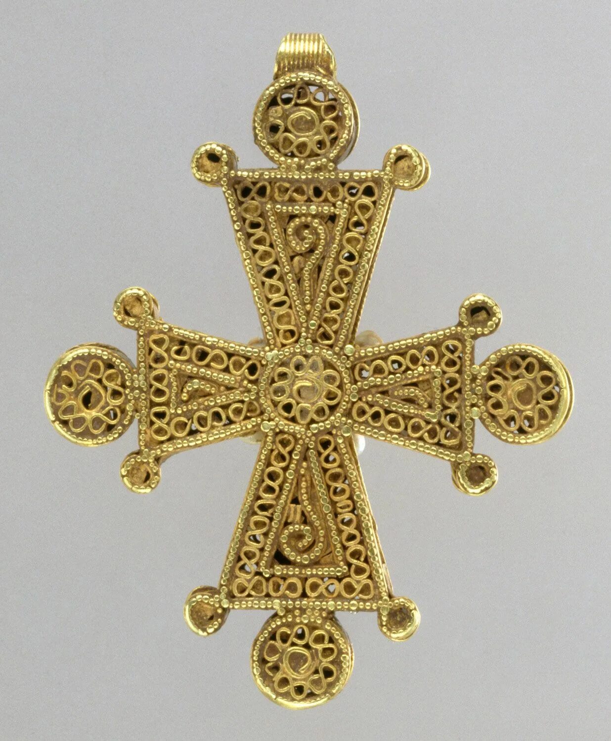 Византийский равноконечный крест. Крест Византия 5 век. Православный крест Византии. Золотой крест Византия.