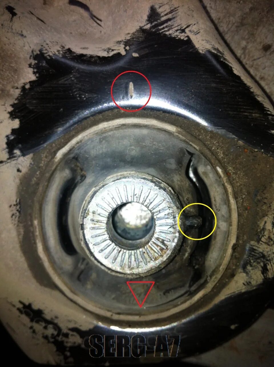 Метки на сайлентблоках. Метка на сайлентблоке. Метка краской на сайлентблоке. Метки на сайлентблоках lc150. Метки сайлентблоков