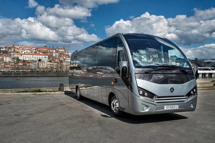 Voyager gt988rx. Исузу autobus. Современные микроавтобусы. Автобус Мерседес туристический. Туристические автобус б у