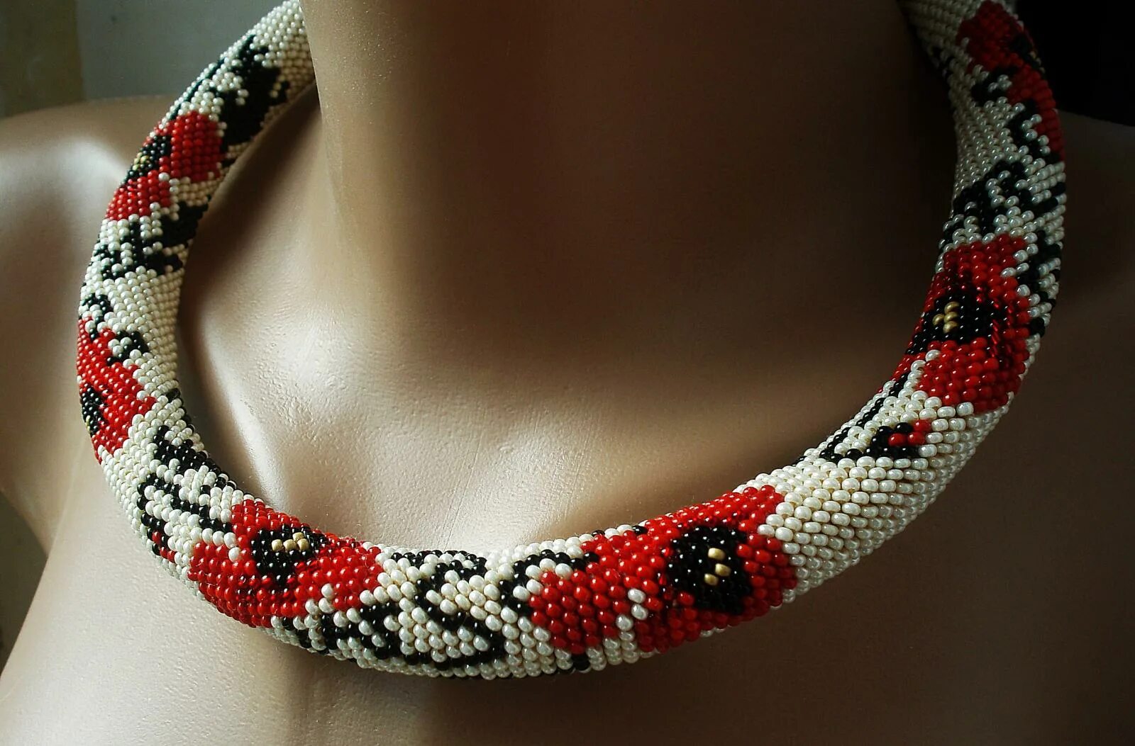 жгут бисером для начинающих. браслет жгут из бисера иглой. бисероплетение браслеты. браслет из бисерных жгутов. лариат полустолбиком.