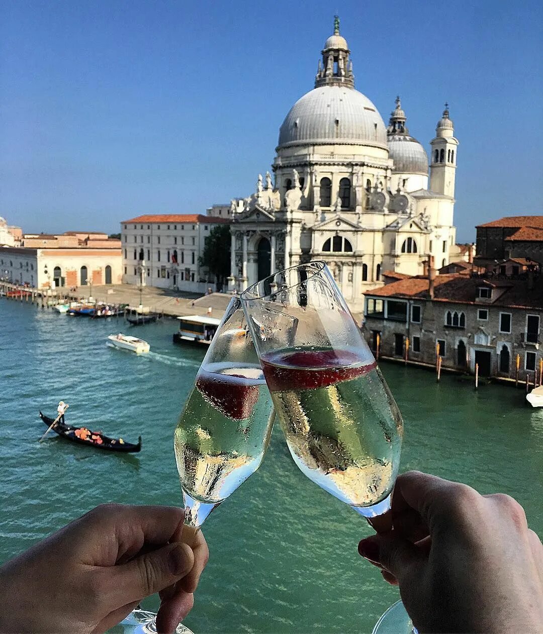 Венецианское шампанское. Италия красивые места. Путешествие в Италию. Венеция Италия. Венецианское побережье.