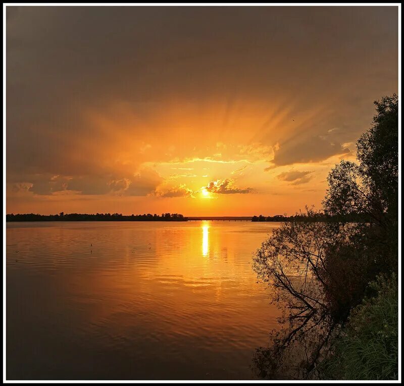 Крайние дни лета. Последний месяц лета. 1 Августа природа. Последний день лета фото. Август теплый месяц.