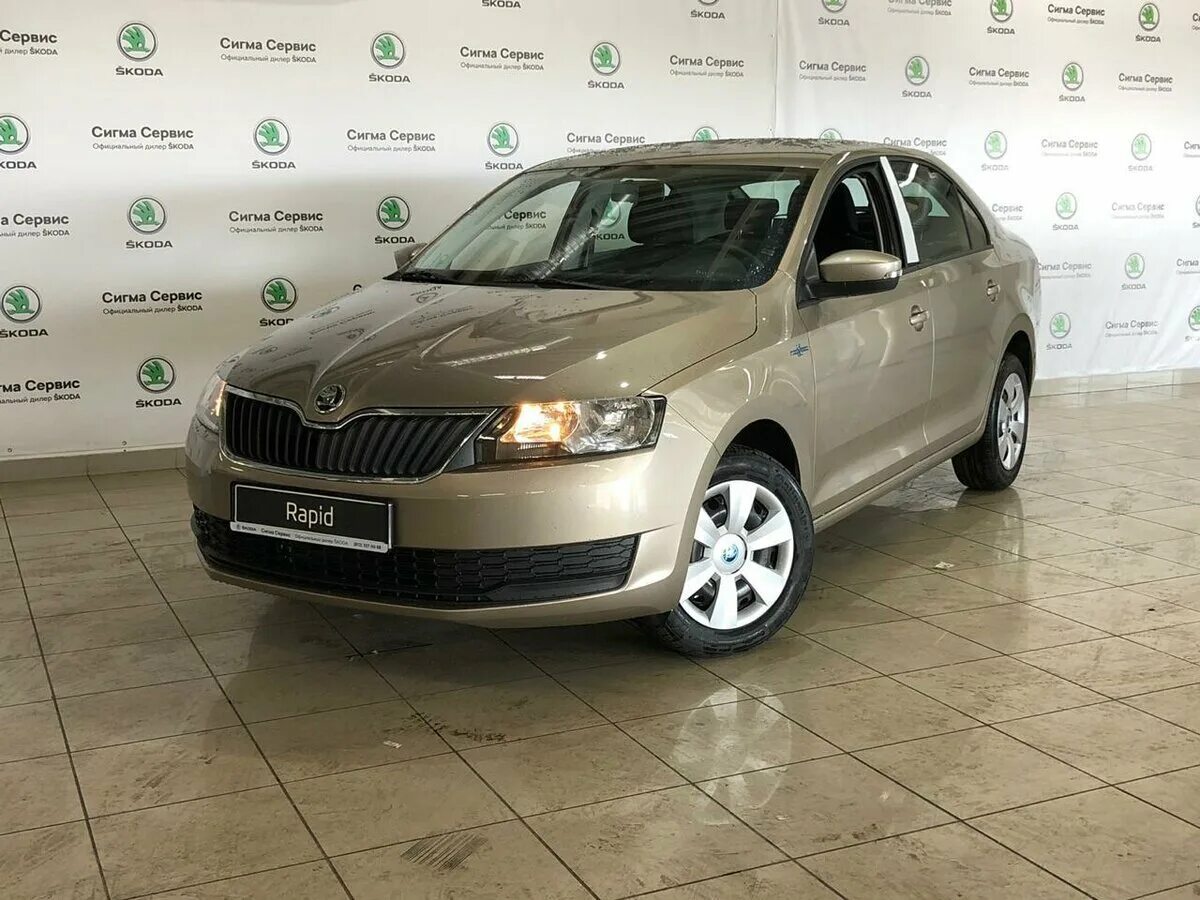 Купить шкода спб бу. Шкода Рапид бежевый. Шкода Рапид 2019. Шкода Рапид 2019г. Skoda Rapid Рестайлинг.