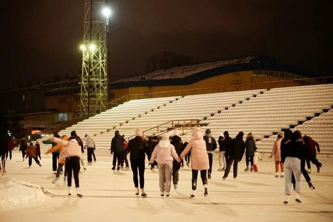 Каток стадион. Стадион металлург череповец каток. стадион металлург каток. металлург выкса каток. стадион металлург красноярск каток.