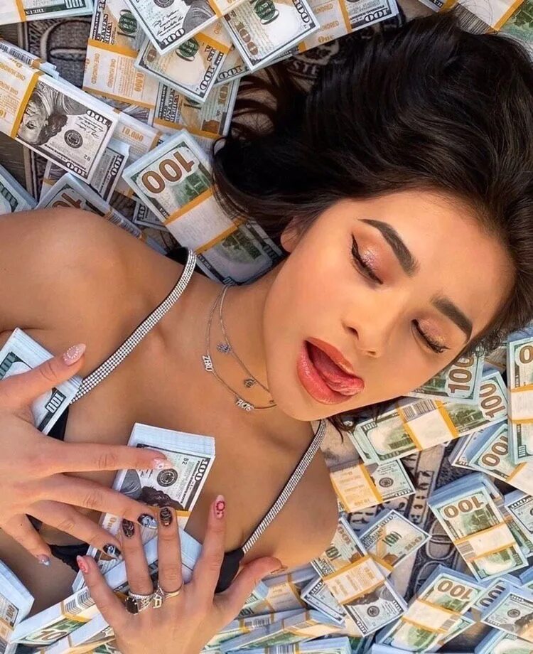 Девушка с деньгами. Девушка с деньгами Эстетика. Девушка с кучей денег. Фотосессия с деньгами.