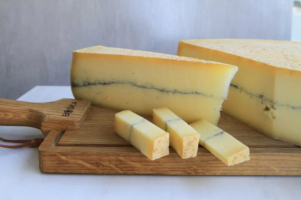 маасдам воскресенский сыродел. ремесленная сыроварня белый камень. красивый сыр. филимоново раздолье ярославская область. сыр.