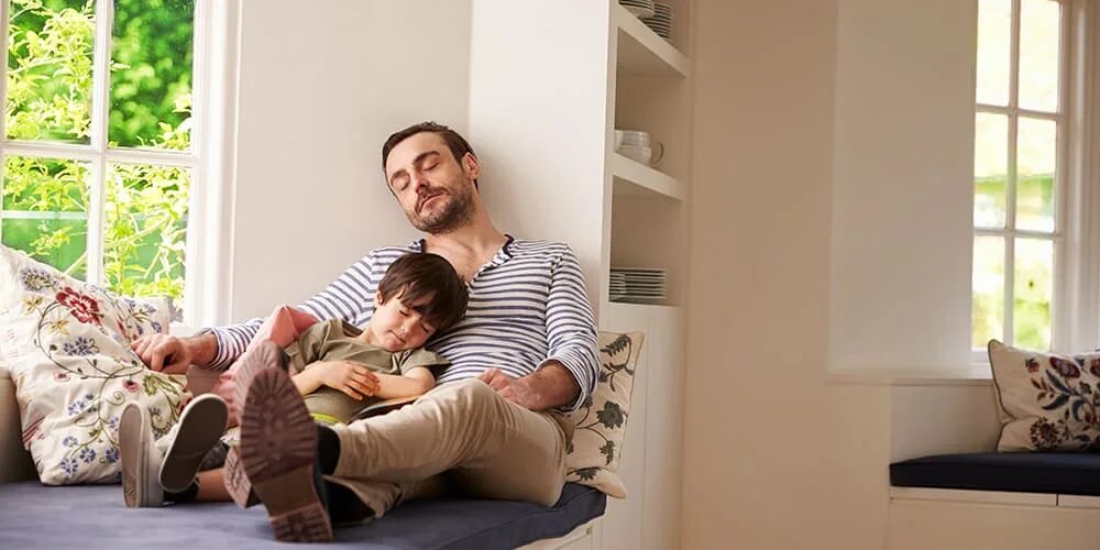 Are you father at home. Оконный папа. слип зон. seat at home. warm home for fathers and children night.