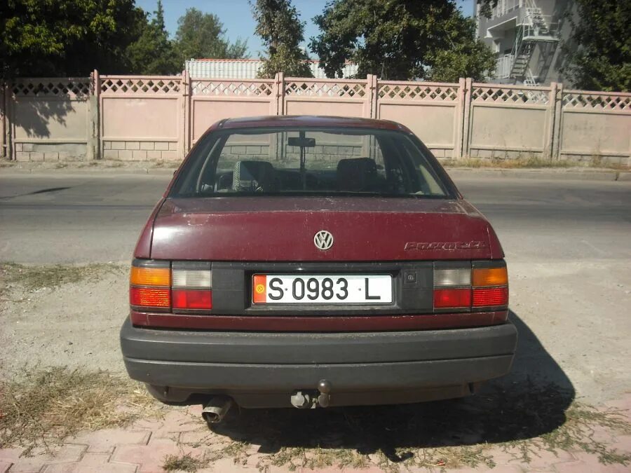 Фольксваген Пассат 1989. Volkswagen Passat 1989 года. Фольксваген Пассат 1989г. VW Passat 1989 красный HELLA седан.