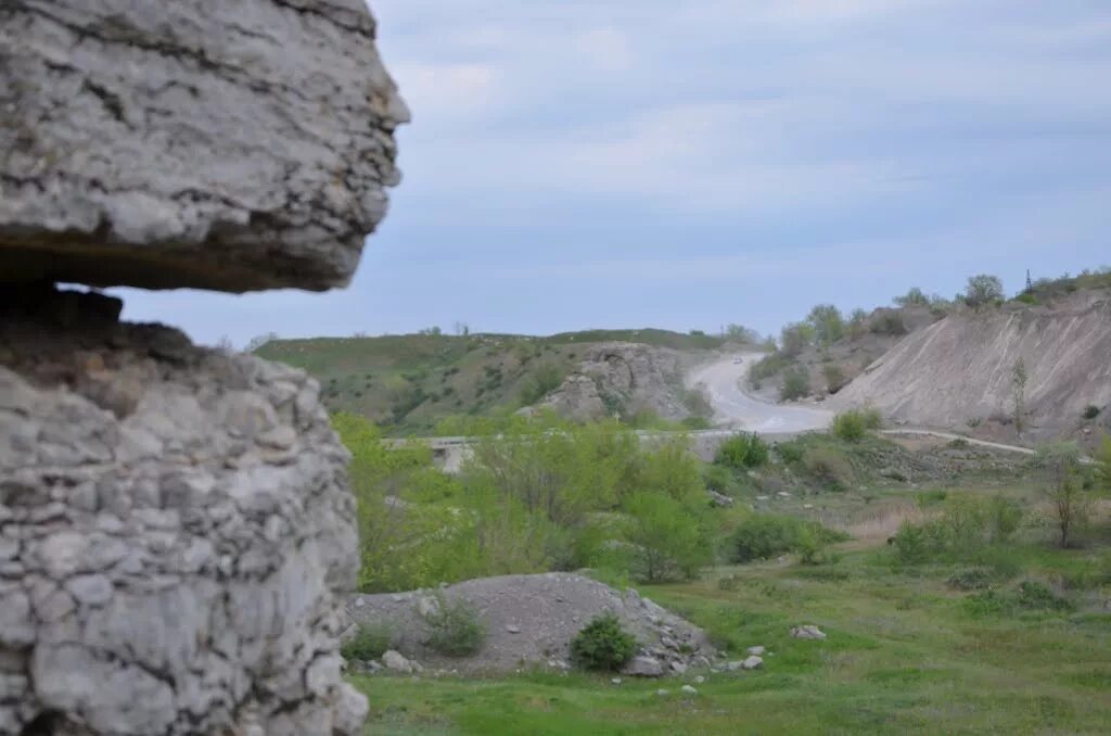 Погода п жирнов. Поселок Жирнов Ростовская область. Поселок Жирнов Ростовская область скалы. Хутор Жирнов Ростовская область. Быстрогорский каньон Ростовская область.