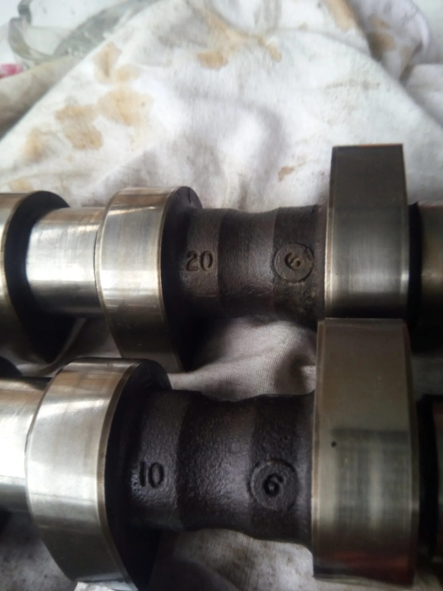 Распредвал на 7 опор. Впускной распредвал rover 75. Маркировка распредвалов ваз классика. Маркировка распредвала 21213. Распредвал mercury 6.