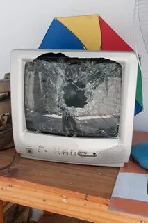 Почему взрывается телевизор
