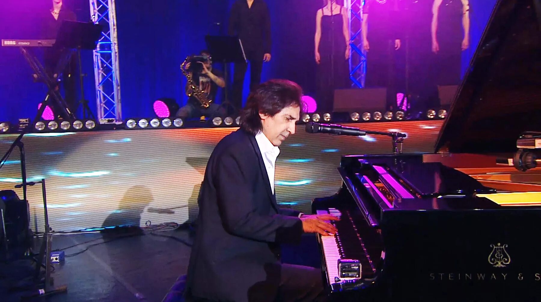 Песня кая метова королева. Песня кая метова королева. Песня кая метова королева. Кай метов лучшие. Песня кая метова королева.