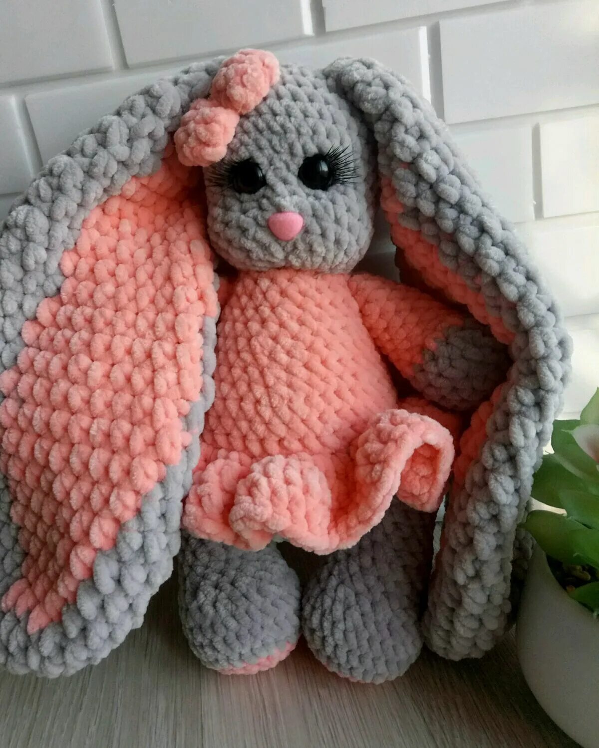 игрушки из плюшевой пряжи татьяны мединцевой. игрушки из плюшевой пряжи. вязаные игрушки из ализе пуффи. вязаный поросенок из плюшевой пряжи. тигр крючком из плюшевой пряжи.