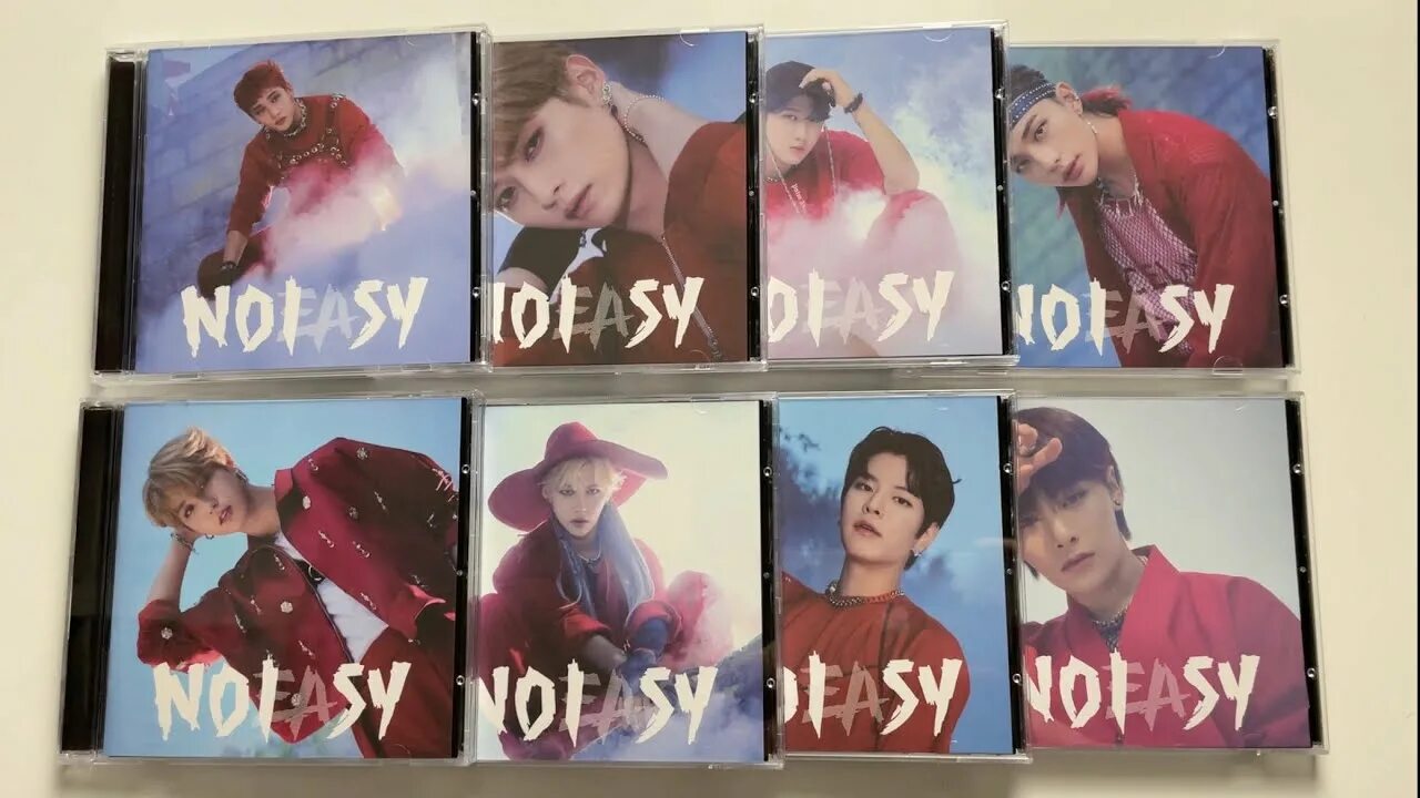 Drive lee know bang chan. Альбом Stray Kids NOEASY Jewel Case. Джевел кейс Stray Kids. Карты Stray Kids из Jewel Case. Stray Kids NOEASY Jewel.