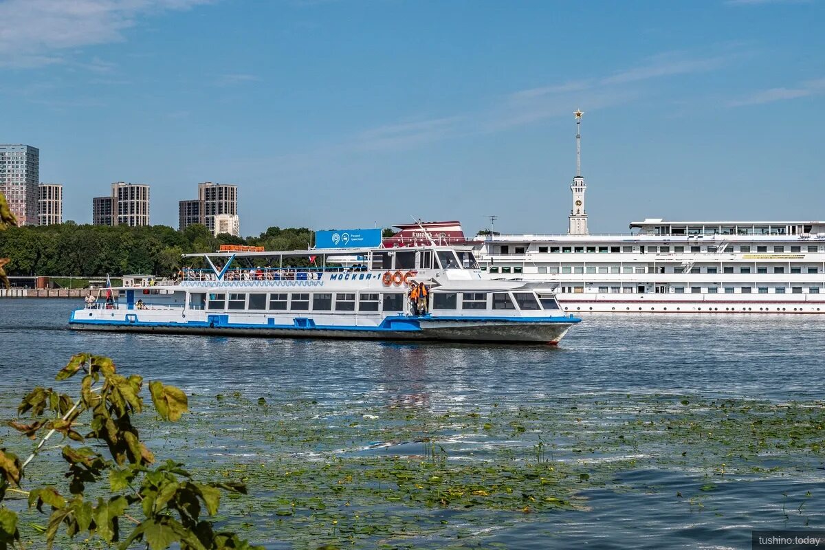 Теплоход москва 3. Теплоход москва 24. Теплоход снегири-3. Теплоход москва 125 санкт-петербург. Речной трамвайчик астрахань.