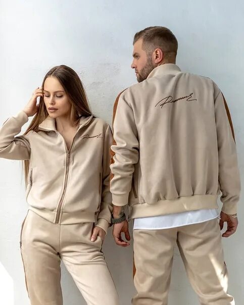 Murmur одежда минск. Парные бежевые костюмы. парные спортивные костюмы теплые. комфортная одежда. парные костюмы на лето необычные повседневные.