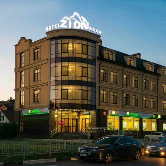 Красных партизан 110/1 краснодар. Красных партизан, 112, краснодар. Гостиницы краснодара на красных партизан. Гостиница амичи краснодар. Голливуд краснодар гостиница.