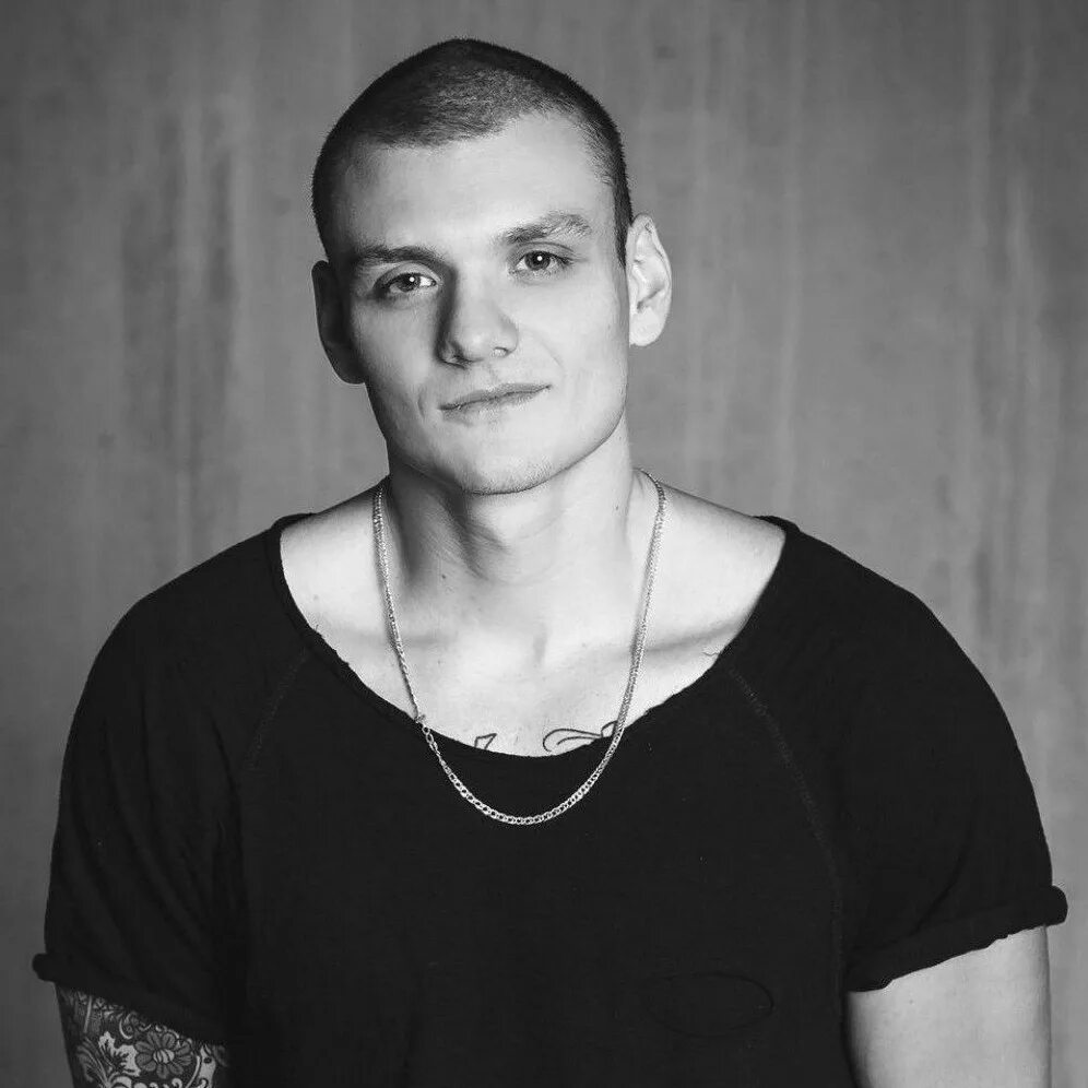 Тони брэкстон фото. Тоне фото. Тони раут 2022. Тоне фото. Сидонский пурпур.