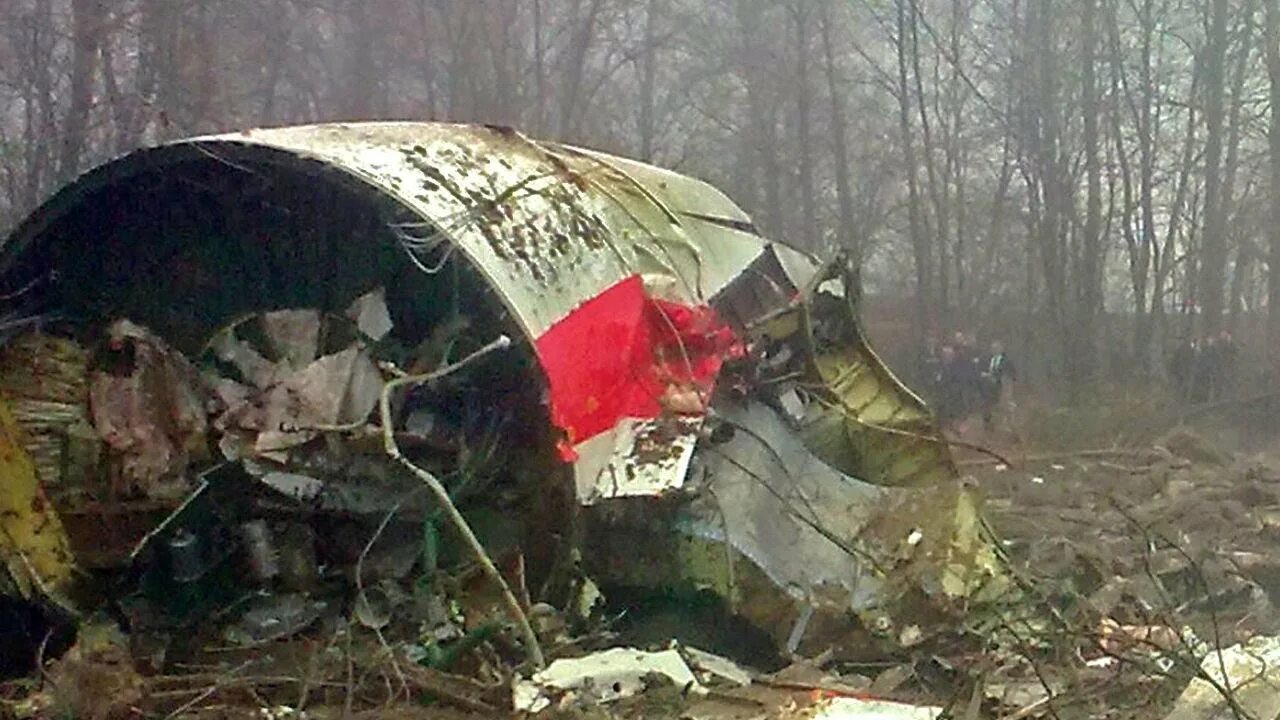 Катастрофа ту-154 в Смоленске. Авиакатастрофа Леха Качиньского. Лех Качиньский разбился. Смоленске авиакатастрофа