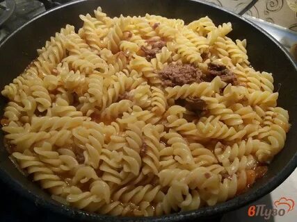 Макароны с тушенкой по флотски на сковороде