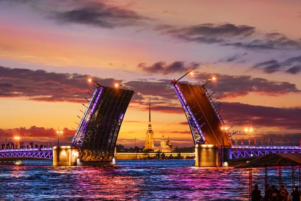 Конфа петербург. Санкт-петербург разводные мосты петропавловская крепость. дворцовый разводной мост в санкт-петербурге. дворцовый мост и петропавловка.